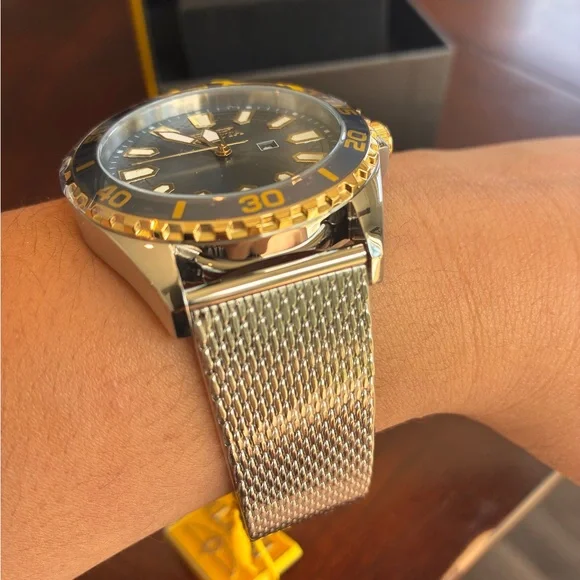 Invicta Men's Stainless Steel Gold and Blue Face Diver Watch - Picture 4 of 6